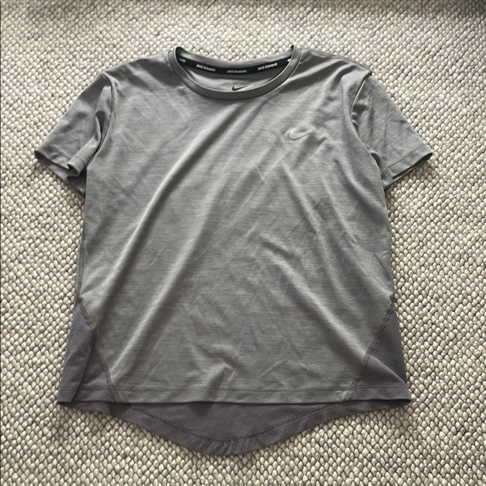 Nike Gray Short Sleeve Tee